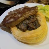 Recipe: Sirloin Steak with Mushroom Puff Tartlets